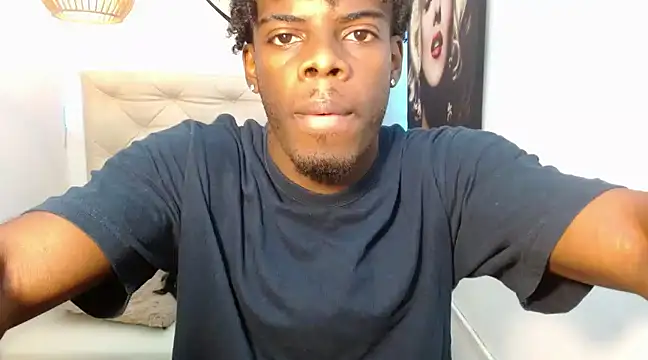 Snapshot of royce_ebony chatting on January 15, 2:27 am royce ebony online show from January 15, 2:27 am