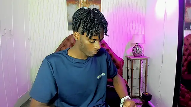 Snapshot of royce_ebony chatting on January 30, 2:38 am royce ebony online show from January 30, 2:38 am