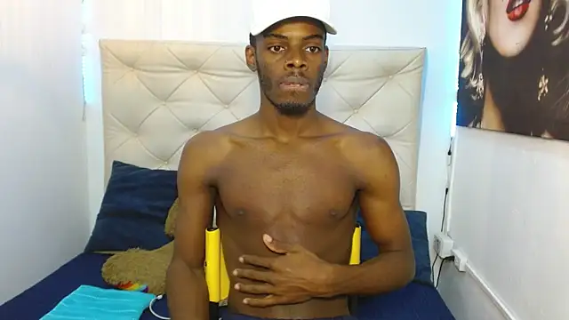 Snapshot of royce_ebony chatting on February 22, 2:39 am royce ebony online show from February 22, 2:39 am