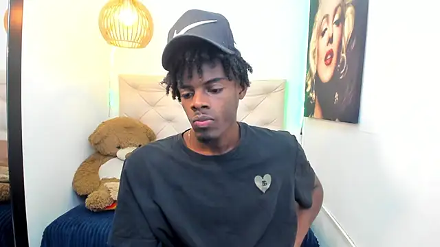 Snapshot of royce_ebony chatting on September 13, 2:55 am royce ebony online show from September 13, 2:55 am