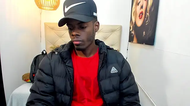 Snapshot of royce_ebony chatting on September 19, 3:08 am royce ebony online show from September 19, 3:08 am