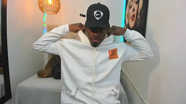 Snapshot of royce_ebony chatting on September 25, 2:26 am royce ebony online show from September 25, 2:26 am