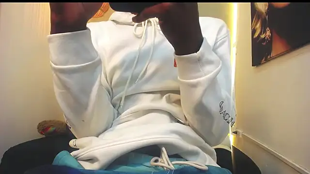 Snapshot of royce_ebony chatting on October 29, 2:47 am royce ebony online show from October 29, 2:47 am