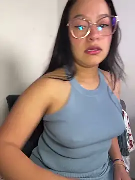 Liulee online show from December 14, 2:33 pm