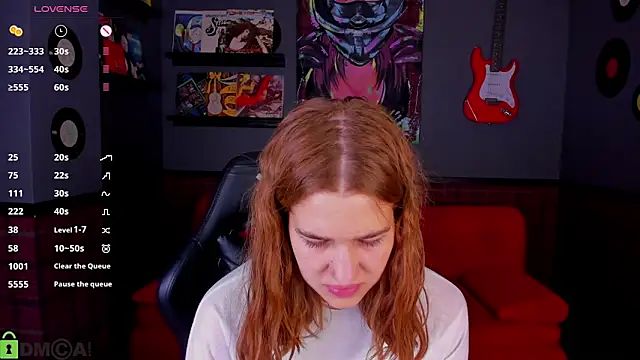 Jennifer Wadee online show from April 14, 11:11 pm