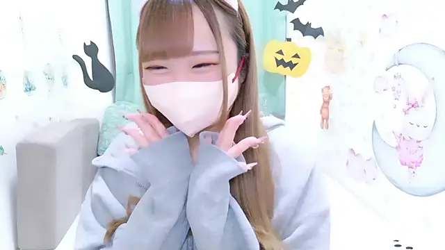 Snapshot of MAIKA_pyon chatting on November 1, 11:12 am MAIKA pyon online show from November 1, 11:12 am