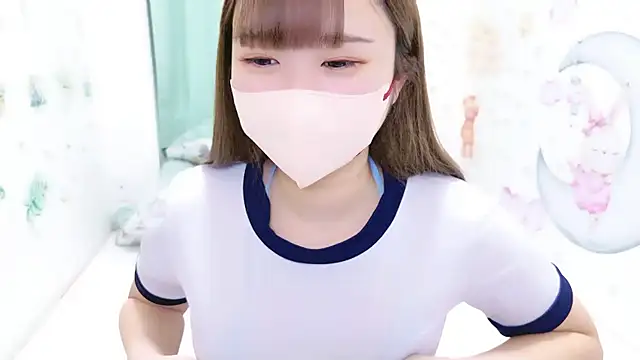 Snapshot of MAIKA_pyon chatting on November 17, 6:24 pm MAIKA pyon online show from November 17, 6:24 pm