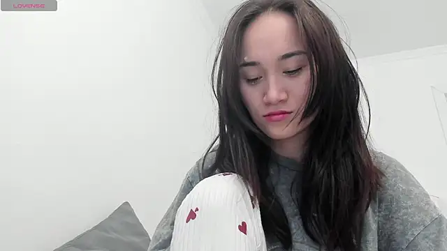 Snapshot of aenie chatting on March 11, 8:20 am aenie online show from March 11, 8:20 am