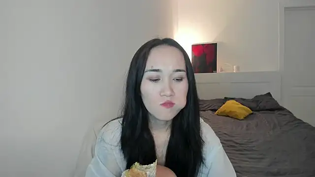 Snapshot of aenie chatting on October 24, 11:50 am aenie online show from October 24, 11:50 am