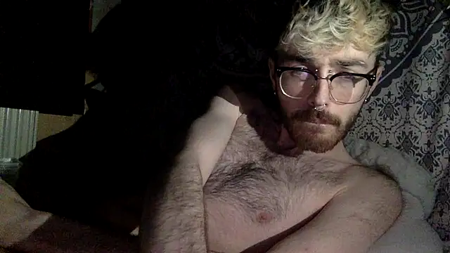 Snapshot of hairynhorny992 chatting on February 27, 3:14 am hairynhorny992 online show from February 27, 3:14 am