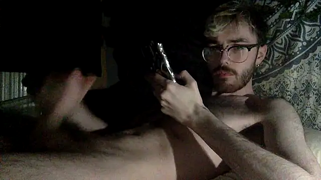 Snapshot of hairynhorny992 chatting on February 27, 11:37 pm hairynhorny992 online show from February 27, 11:37 pm