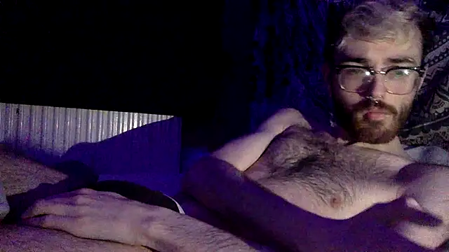 Snapshot of hairynhorny992 chatting on March 7, 12:48 am hairynhorny992 online show from March 7, 12:48 am