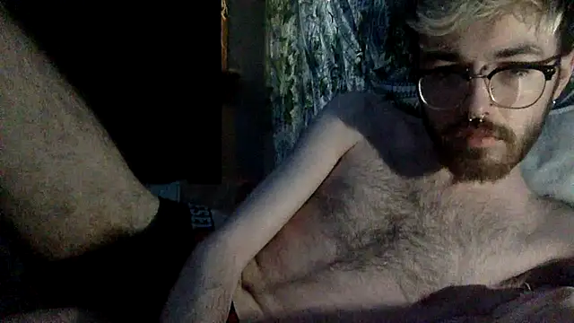 Snapshot of hairynhorny992 chatting on March 16, 7:59 am hairynhorny992 online show from March 16, 7:59 am