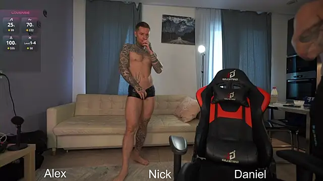 Snapshot of Alex_xxx chatting on September 27, 12:43 pm Alex xxx online show from September 27, 12:43 pm