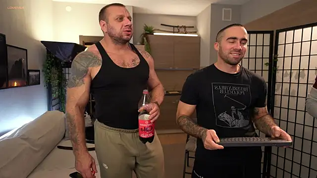 Snapshot of Alex_xxx chatting on November 15, 3:52 pm Alex xxx online show from November 15, 3:52 pm