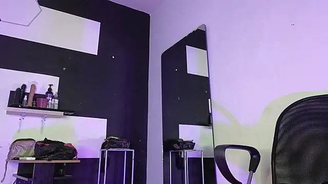 Snapshot of haileycat chatting on October 15, 12:55 am haileycat online show from October 15, 12:55 am