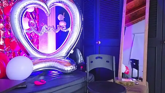 Snapshot of haileycat chatting on February 12, 1:22 am haileycat online show from February 12, 1:22 am