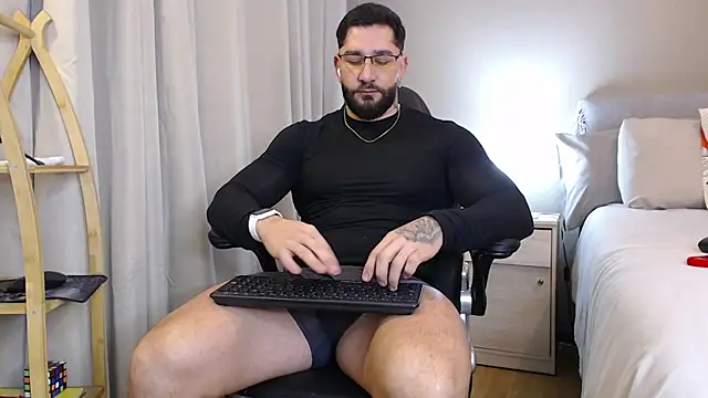 Snapshot of jonhklleyn chatting on July 20, 8:22 pm jonhklleyn online show from July 20, 8:22 pm