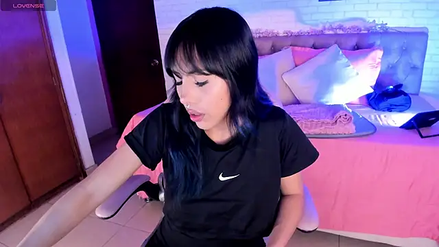 Kitty Pam online show from November 13, 7:24 pm