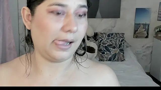 alinabozz1 online show from April 9, 4:45 am