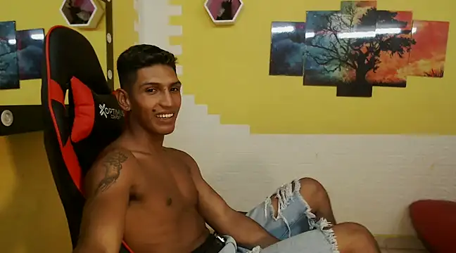 mau elixxx online show from December 11, 4:39 am