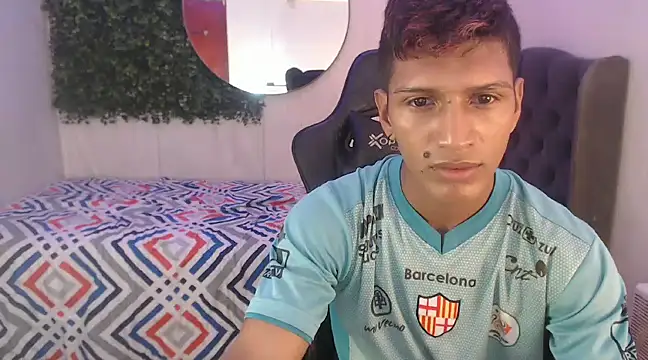 mau elixxx online show from January 4, 7:45 am