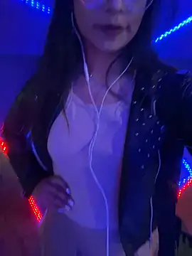 Jade Zephyra online show from December 8, 1:24 am