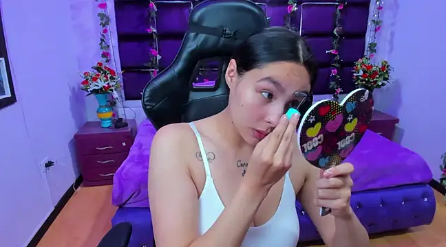 ChloeeTompson  online show from January 31, 2:04 am