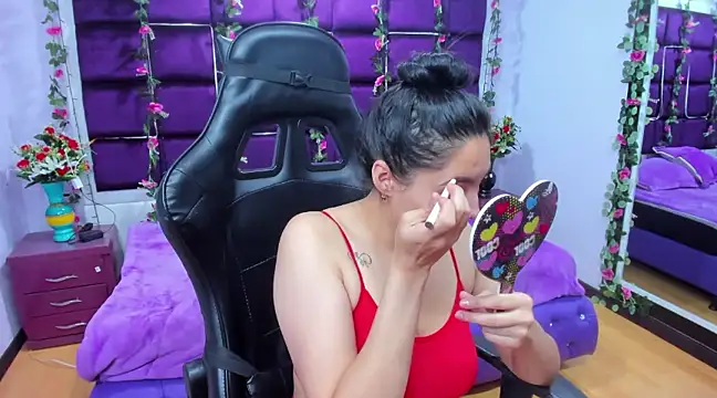 ChloeeTompson  online show from February 1, 2:37 am