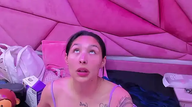 ChloeeTompson  online show from March 5, 2:46 am