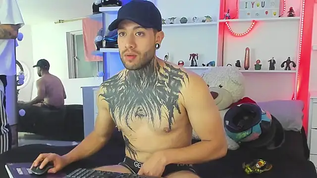 Snapshot of _tatho_perovich_ chatting on December 22, 5:12 am tatho perovich online show from December 22, 5:12 am