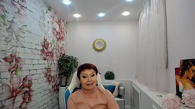 Snapshot of Cutie_Asya chatting on November 10, 4:44 am Cutie Asya online show from November 10, 4:44 am