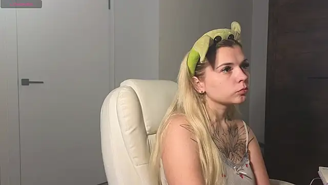 Kate Legend online show from July 3, 5:25 am