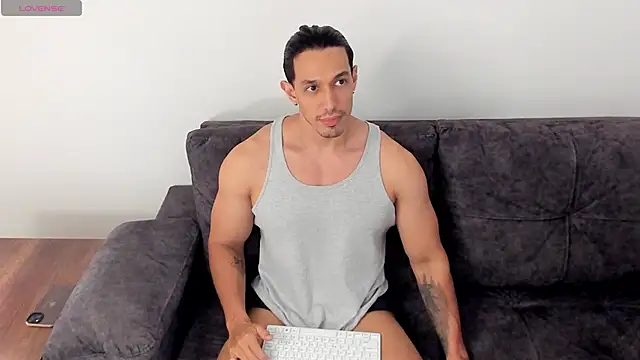 Lorenzoferrec online show from June 6, 2:27 am