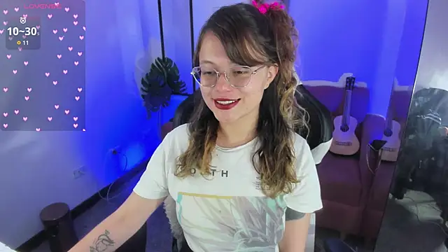 Snapshot of blackberrys_ chatting on October 13, 1:44 pm blackberrys online show from October 13, 1:44 pm