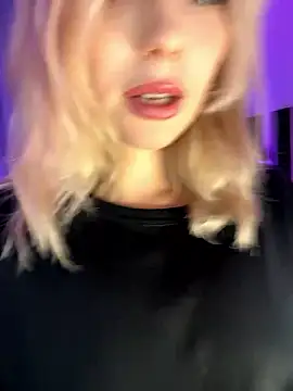 Snapshot of Eva_Millss chatting on December 6, 7:56 pm Eva Millss online show from December 6, 7:56 pm