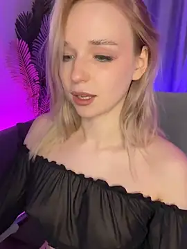 Snapshot of Eva_Millss chatting on January 17, 7:27 pm Eva Millss online show from January 17, 7:27 pm