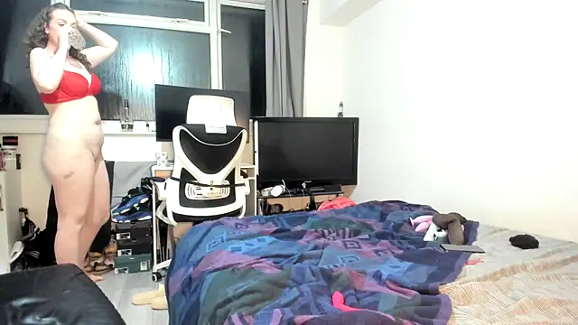 ENGLISHEMILY 69 online show from January 7, 6:45 pm