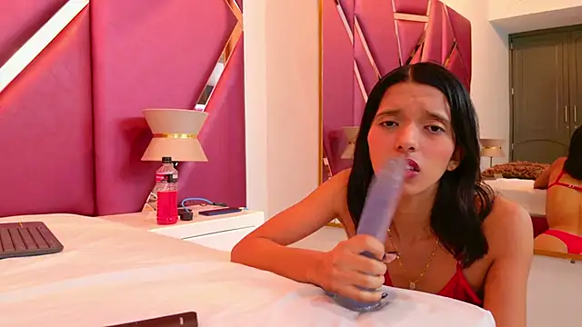 RebecaRelish online show from December 19, 6:56 am