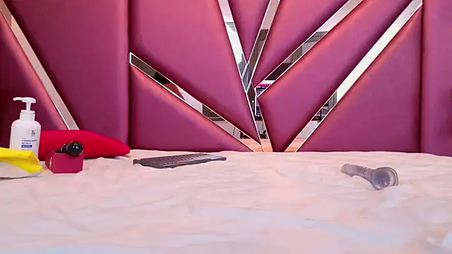 RebecaRelish online show from February 6, 6:51 am