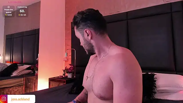 JossAckland online show from November 11, 7:58 pm