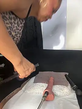 chiquimaturesexy online show from February 11, 9:42 pm