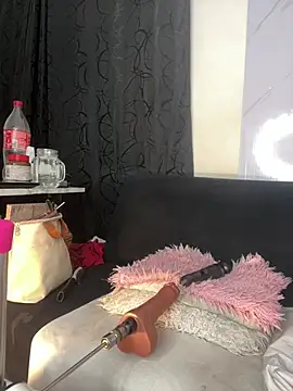 chiquimaturesexy online show from March 5, 9:00 pm