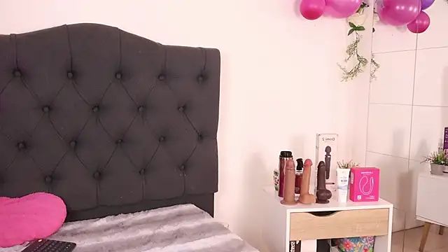 Snapshot of justnala_ chatting on September 17, 1:13 pm justnala online show from September 17, 1:13 pm