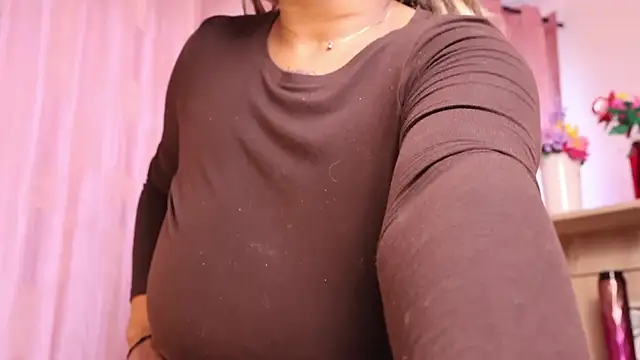 Snapshot of justnala_ chatting on February 21, 1:12 pm justnala online show from February 21, 1:12 pm