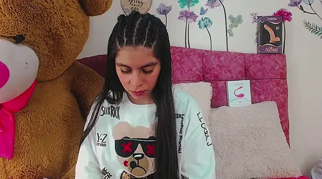 Snapshot of Madisson_Ivanova chatting on December 20, 5:47 am Madisson Ivanova online show from December 20, 5:47 am