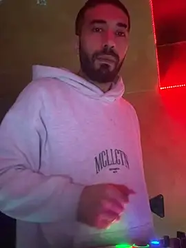 Snapshot of djtimka chatting on November 8, 6:51 pm djtimka online show from November 8, 6:51 pm