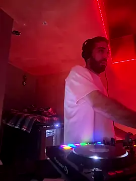 Snapshot of djtimka chatting on November 25, 7:03 pm djtimka online show from November 25, 7:03 pm