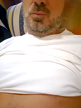 Snapshot of 1talianBeutifulCock chatting on December 6, 10:05 am 1talianBeutifulCock online show from December 6, 10:05 am