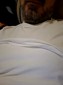 Snapshot of 1talianBeutifulCock chatting on December 6, 4:28 pm 1talianBeutifulCock online show from December 6, 4:28 pm